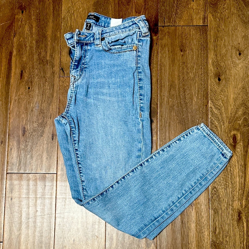 True Religion Halle Mid Rise Super Skinny Jean size 30 very good used condition